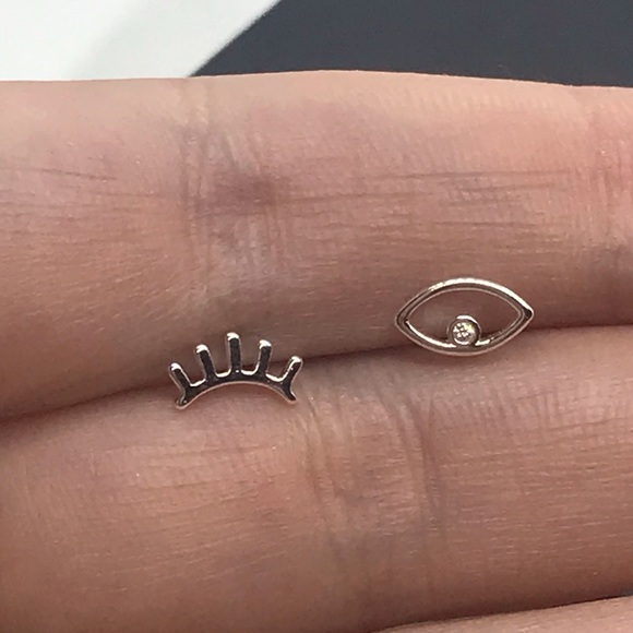 Sterling Silver 925 Stud Earrings - Picture 4 of 4